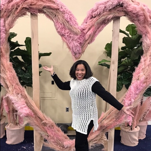 Meet your Posher, Pamela - Picture 2 of 2